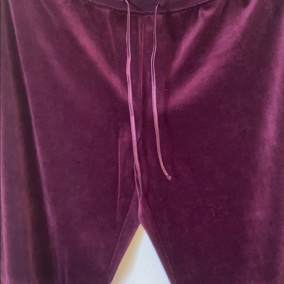 VELOUR MERLOT SORBET 2 piece Active Wear. - Picture 6 of 12